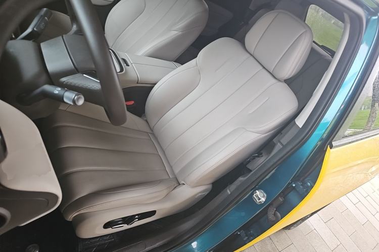 Used AION UT 2025 420 Prestige Edition Left Front Seat