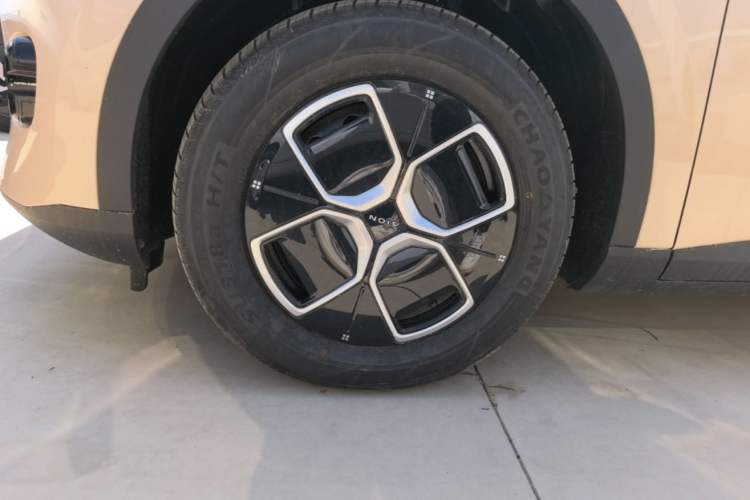 Used AION UT 2025 330 Starlight Edition Left Front Wheel Hub