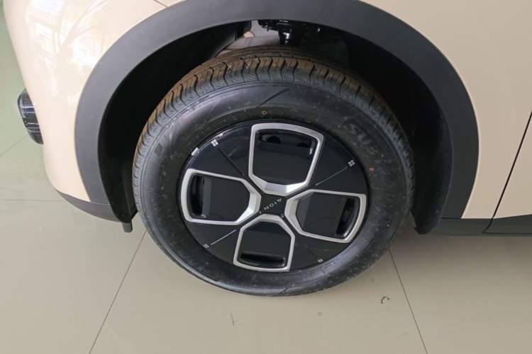 Used AION UT 2025 330 Starlight Edition Left Front Wheel Hub