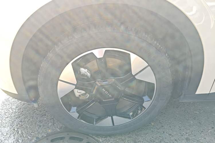 Used AION UT 2025 420 Prestige Edition Left Front Wheel Hub