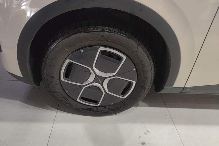 Used AION UT 2025 330 Starlight Edition Left Front Wheel Hub