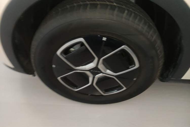 Used AION UT 2025 330 Starlight Edition Left Front Wheel Hub