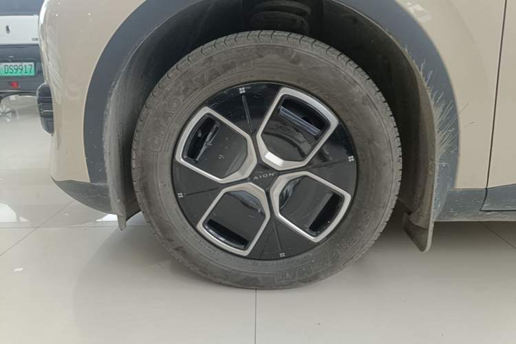 Used AION UT 2025 330 Starlight Edition Left Front Wheel Hub