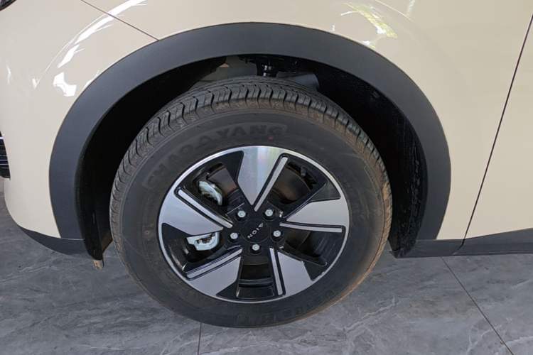 Used AION UT 2025 420 Intelligent Luxury Edition Left Front Wheel Hub
