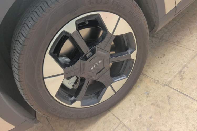 Used AION UT 2025 420 Prestige Edition Left Front Wheel Hub