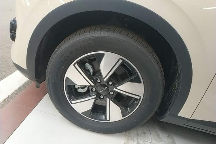 Used AION UT 2025 420 Intelligent Luxury Edition Left Front Wheel Hub