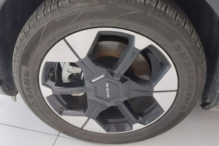 Used AION UT 2025 420 Prestige Edition Left Front Wheel Hub
