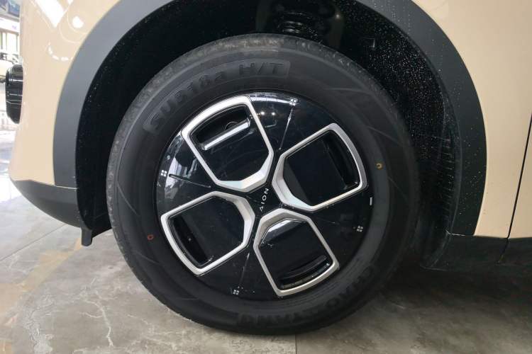 Used AION UT 2025 330 Starlight Edition Left Front Wheel Hub