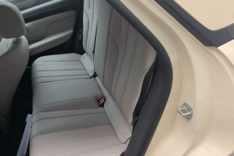 Used AION UT 2025 420 Prestige Edition Left Rear Seat