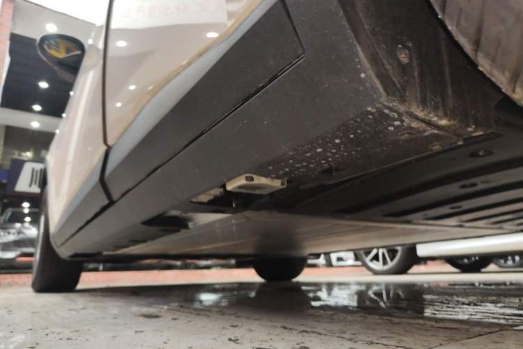 Used AION UT 2025 330 Starlight Edition Left Side Sill