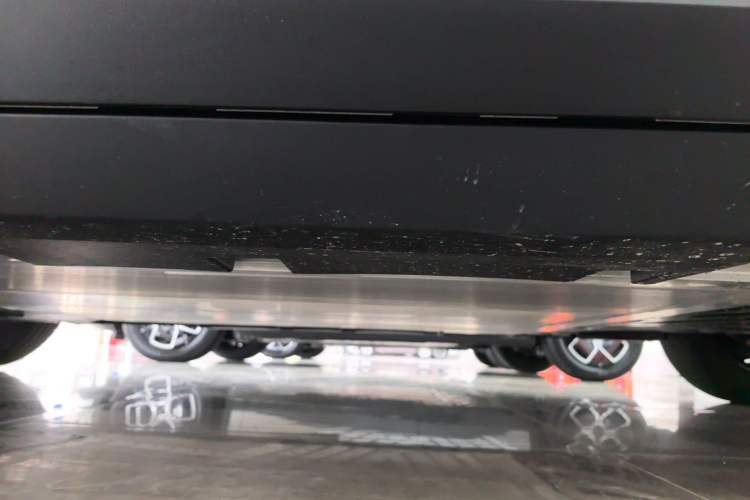 Used AION UT 2025 330 Starlight Edition Left Side Sill