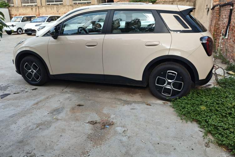 Used AION UT 2025 420 Smart Edition Left Side