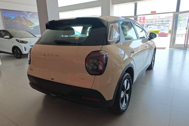 Used AION UT 2025 420 Intelligent Luxury Edition Rear Right 45 Deg