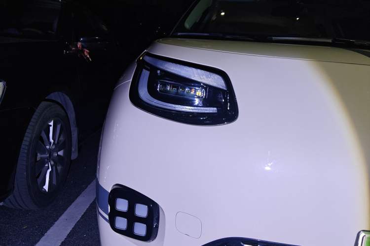 Used AION UT 2025 420 Intelligent Luxury Edition Right Front Headlight