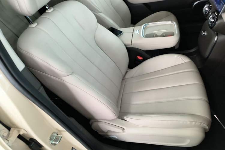 Used AION UT 2025 420 Intelligent Luxury Edition Right Front Seat