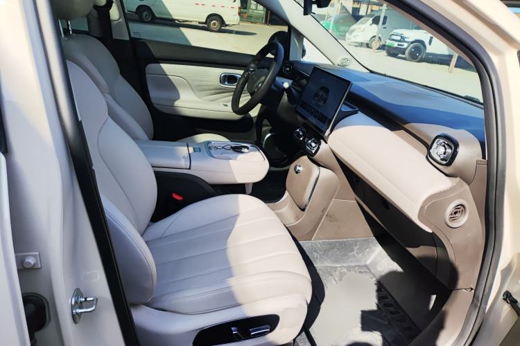 Used AION UT 2025 420 Prestige Edition Right Front Seat