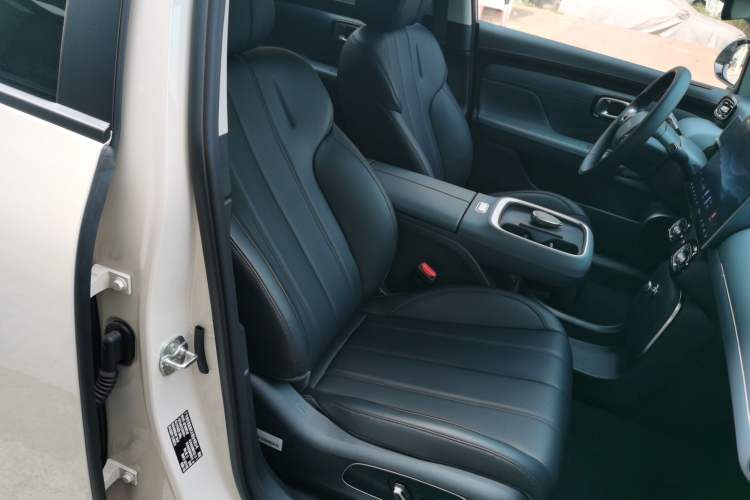 Used AION UT 2025 420 Prestige Edition Right Front Seat
