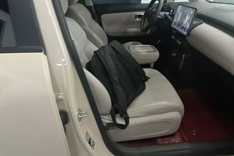Used AION UT 2025 420 Smart Edition Right Front Seat