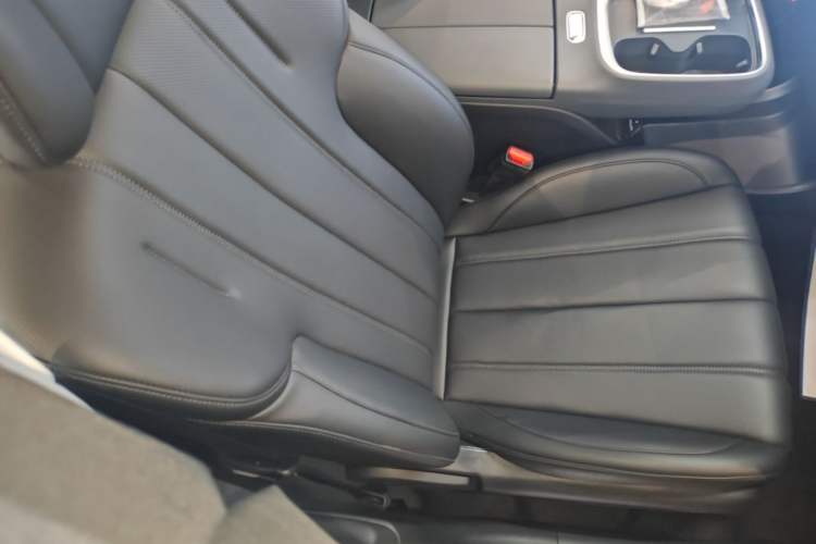 Used AION UT 2025 420 Intelligent Luxury Edition Right Front Seat
