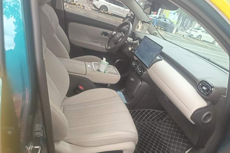 Used AION UT 2025 420 Prestige Edition Right Front Seat