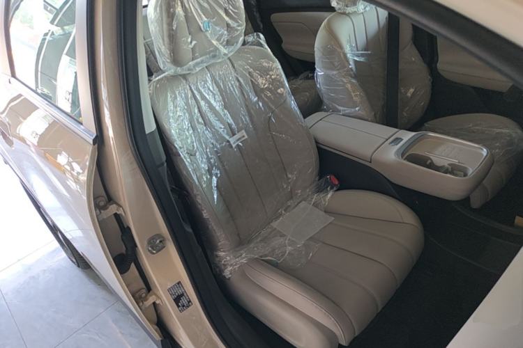 Used AION UT 2025 420 Intelligent Luxury Edition Right Front Seat