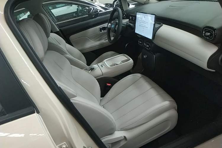 Used AION UT 2025 420 Intelligent Luxury Edition Right Front Seat
