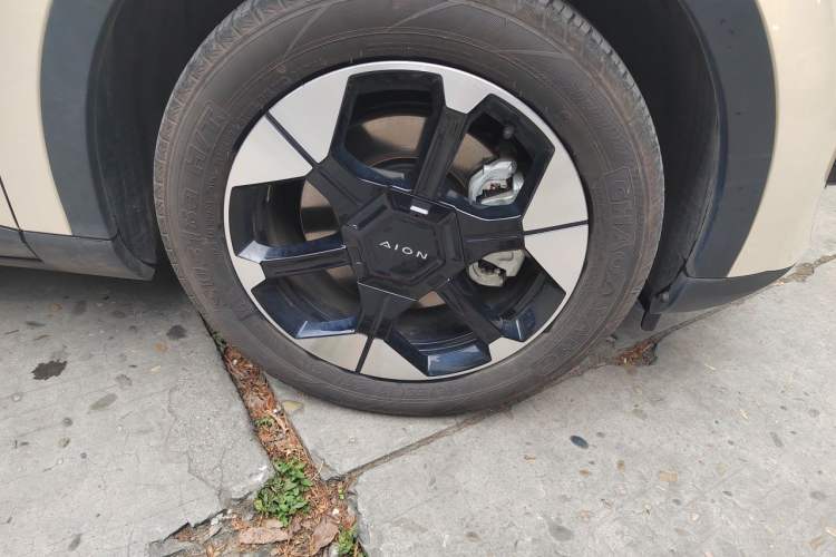 Used AION UT 2025 420 Prestige Edition Right Front Wheel Hub