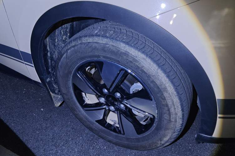 Used AION UT 2025 420 Intelligent Luxury Edition Right Front Wheel Hub