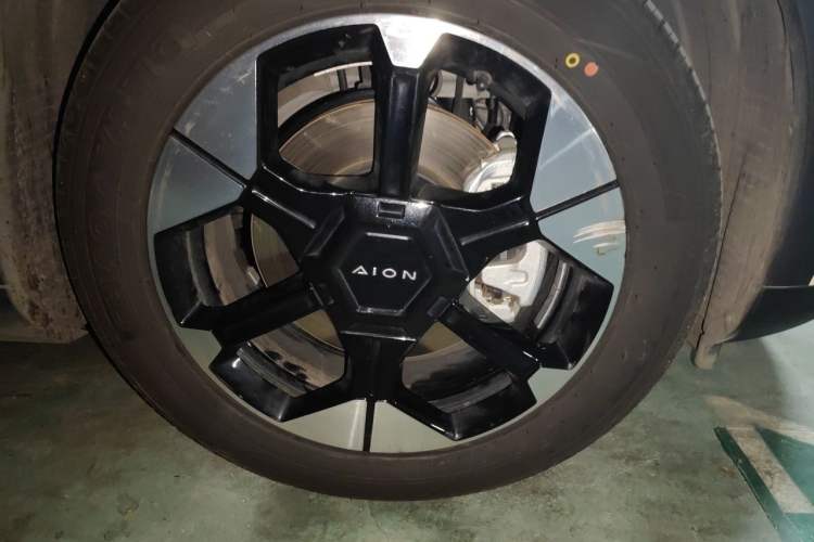 Used AION UT 2025 420 Prestige Edition Right Front Wheel Hub