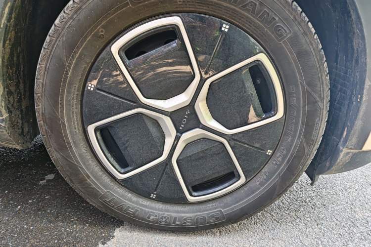Used AION UT 2025 420 Smart Edition Right Front Wheel Hub