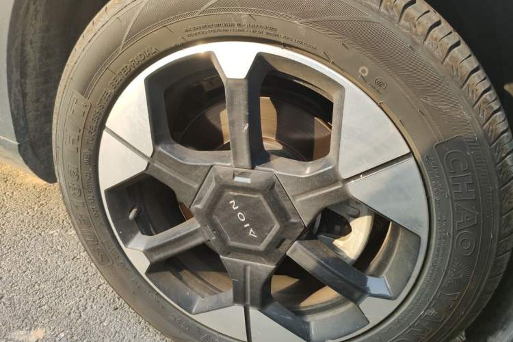Used AION UT 2025 420 Prestige Edition Right Front Wheel Hub