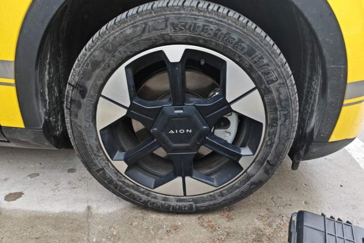 Used AION UT 2025 420 Prestige Edition Right Front Wheel Hub