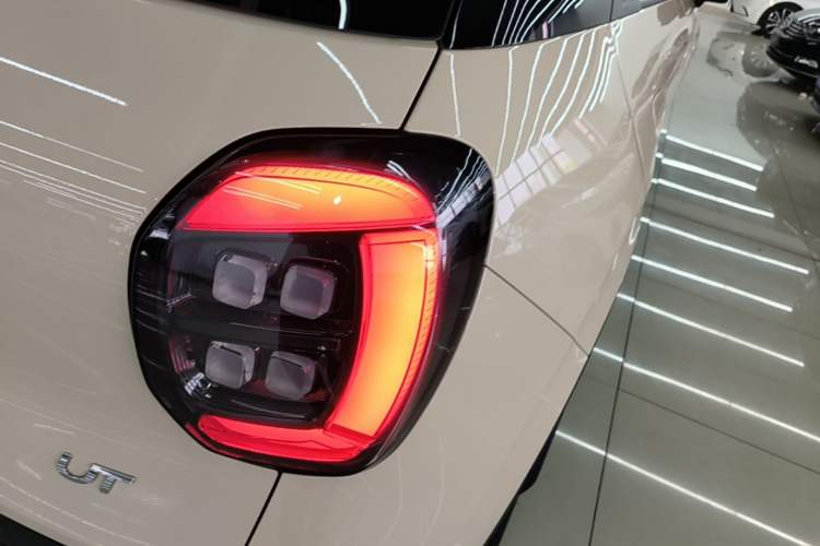 Used AION UT 2025 420 Intelligent Luxury Edition Right Rear Taillight