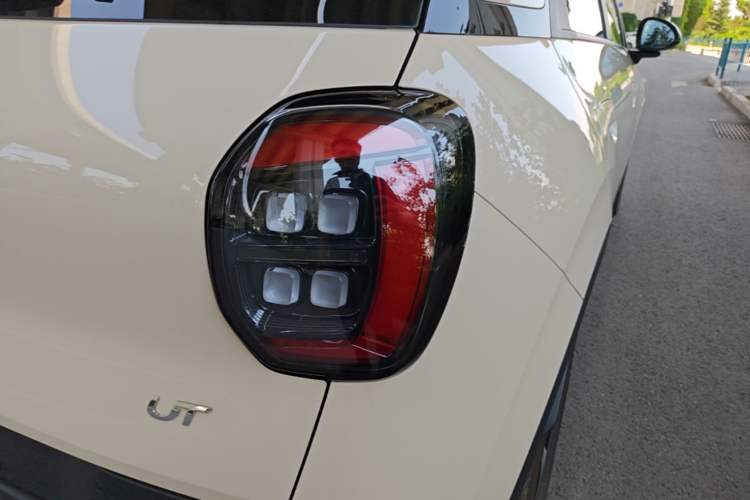 Used AION UT 2025 420 Intelligent Luxury Edition Right Rear Taillight