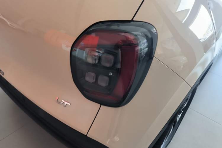 Used AION UT 2025 420 Intelligent Luxury Edition Right Rear Taillight