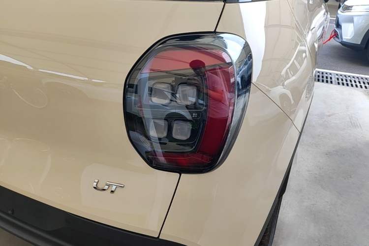 Used AION UT 2025 420 Intelligent Luxury Edition Right Rear Taillight