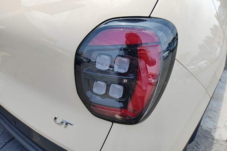 Used AION UT 2025 330 Starlight Edition Right Rear Taillight