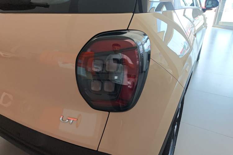 Used AION UT 2025 420 Intelligent Luxury Edition Right Rear Taillight
