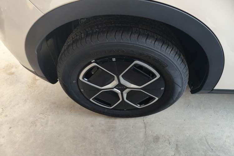 Used AION UT 2025 330 Starlight Edition Right Rear Wheel Hub