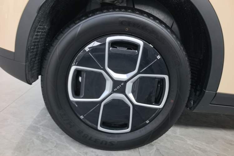 Used AION UT 2025 330 Starlight Edition Right Rear Wheel Hub