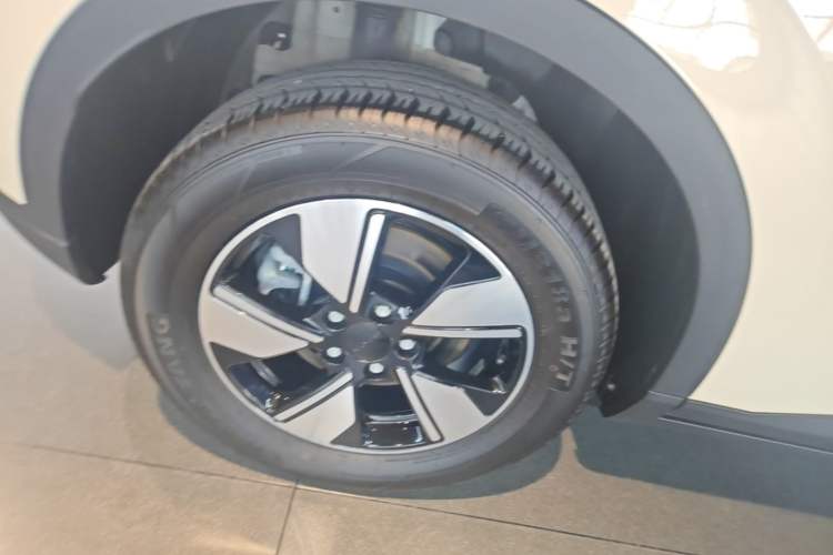 Used AION UT 2025 420 Intelligent Luxury Edition Right Rear Wheel Hub