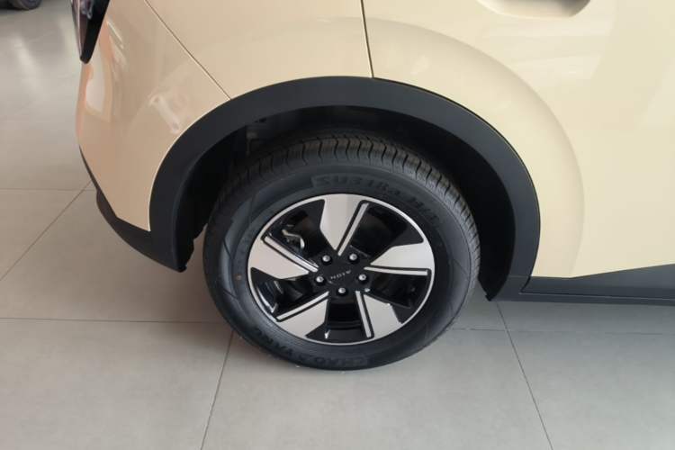 Used AION UT 2025 420 Intelligent Luxury Edition Right Rear Wheel Hub