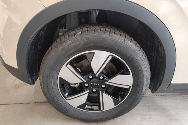 Used AION UT 2025 420 Intelligent Luxury Edition Right Rear Wheel Hub