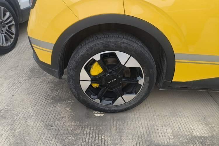 Used AION UT 2025 420 Prestige Edition Right Rear Wheel Hub