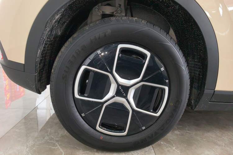 Used AION UT 2025 330 Starlight Edition Right Rear Wheel Hub