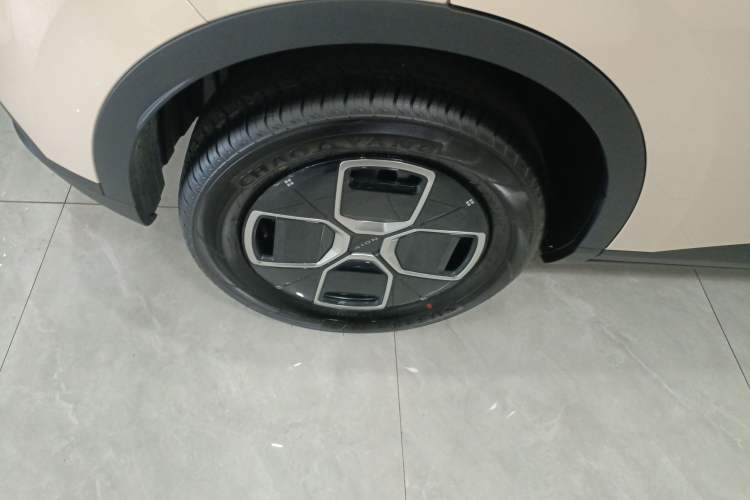 Used AION UT 2025 330 Starlight Edition Right Rear Wheel Hub