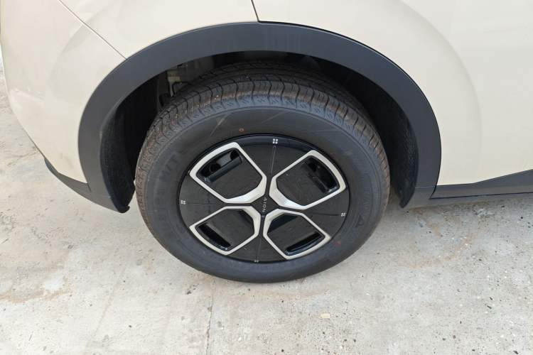 Used AION UT 2025 420 Smart Edition Right Rear Wheel Hub