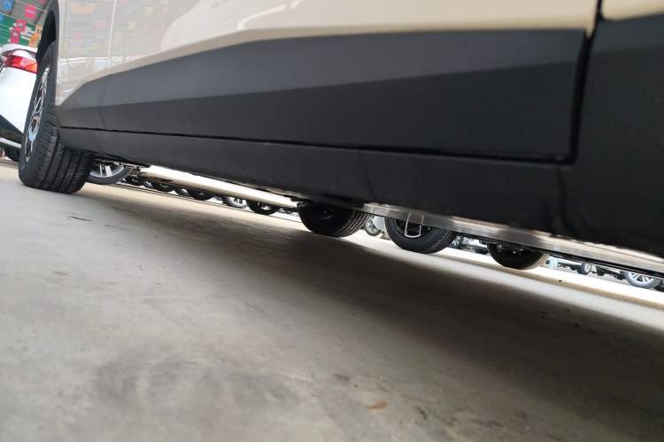 Used AION UT 2025 330 Starlight Edition Right Side Sill