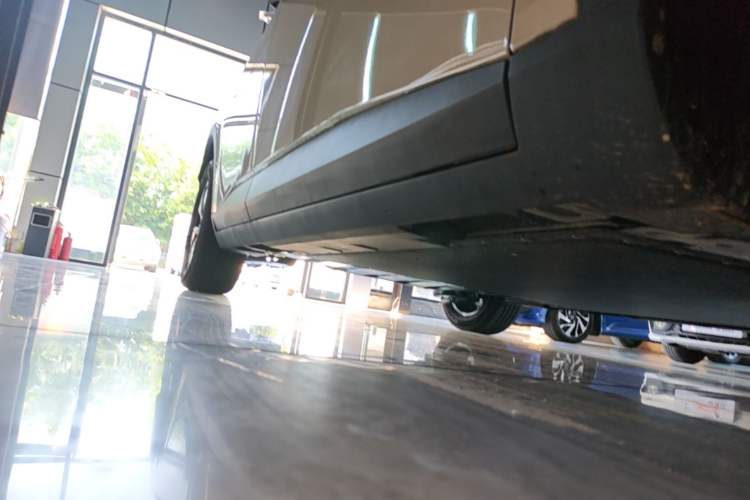 Used AION UT 2025 420 Intelligent Luxury Edition Right Side Sill