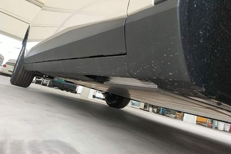 Used AION UT 2025 330 Starlight Edition Right Side Sill